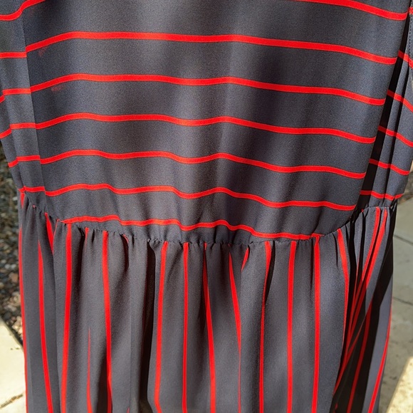 Torrid Lexie Blue & Red Stripe Georgette Tunic Tank High Size 2 - Picture 8 of 15